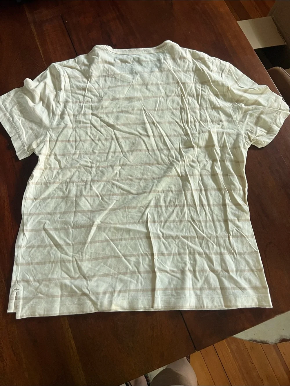 Men’s Banana Republic T-Shirt | 100% Supima Cotton | Size L | Cream and Beige